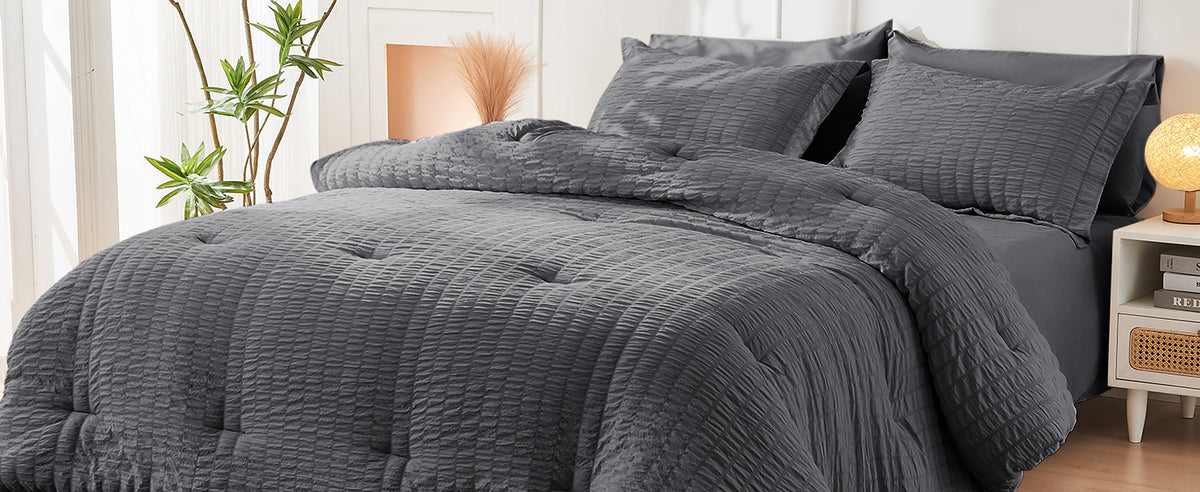HYMOKEGE Queen Seersucker Bedding Set, 7 Pieces, Dark Grey