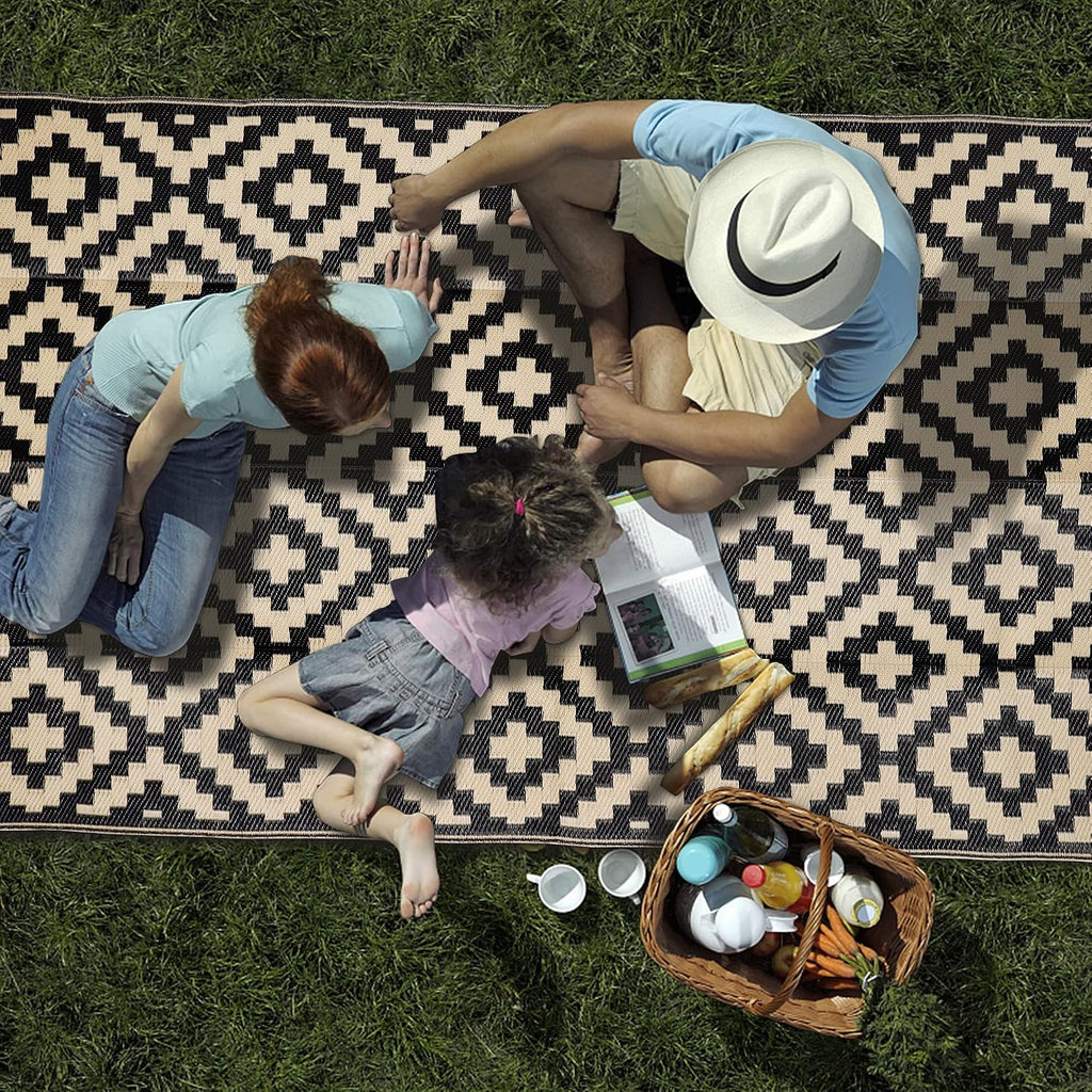 SAND MINE Reversible Outdoor Rug, Black and Beige, 5 x 8 ft