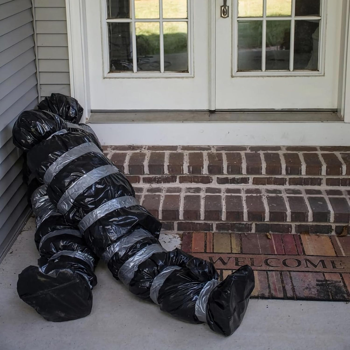 AnanBros JUTU-CD 5-Foot Halloween Inflatable Mannequin & Body Bag Prop Set – Silver,Black – product detail