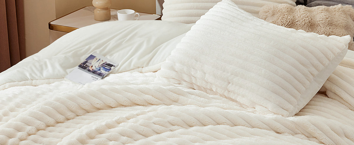 BEDELITE Queen Fleece Comforter Set, Cream White